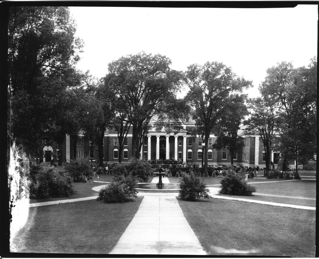 Miniature of UVM - Graduation Ceremony