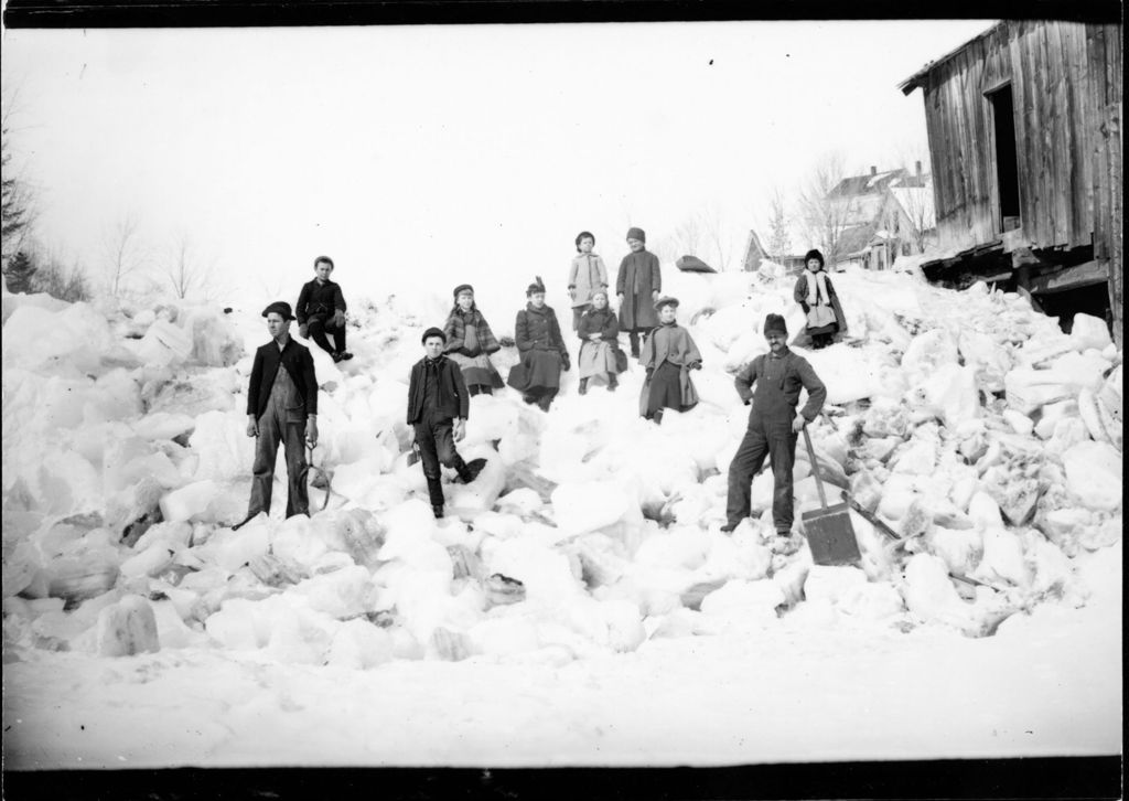 Miniature of Harvesting ice