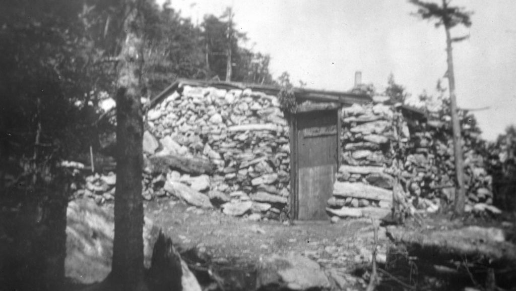 Miniature of Stone hut on Killington