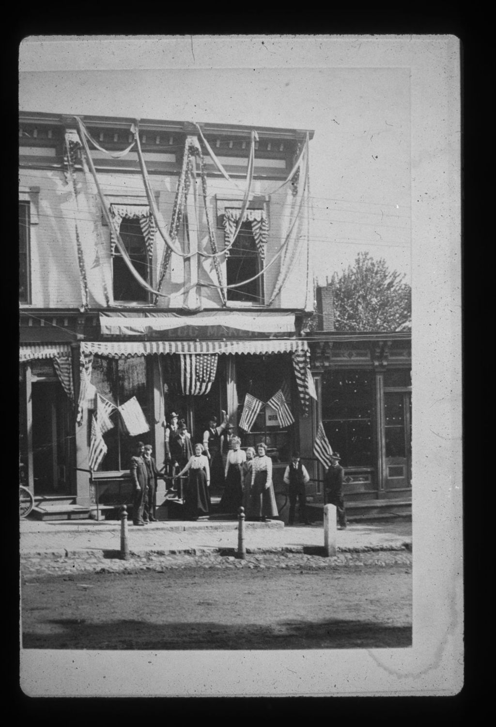 Miniature of Store front Photo Vergennes